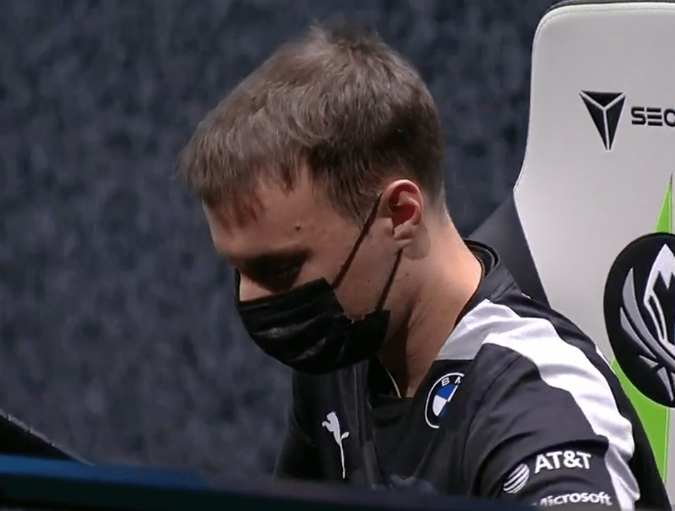 j9九游会免费注册 - Ming回归赛场，绝杀首场状态亮眼，加拿大队观众沸腾！